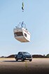 Toyota Hilux EV bị caravan 760kg “giáng” từ độ cao 9m vẫn chạy bình thường - 2