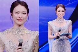 MC Khánh Vy gây sốt khi dẫn Miss Universe Vietnam, được Chủ tịch Nawat khen 'đẹp quá'