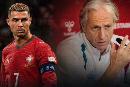 Fan chỉ trích HLV Bồ Đào Nha, Ronaldo bị phanh phui lùm xùm "bật thầy"