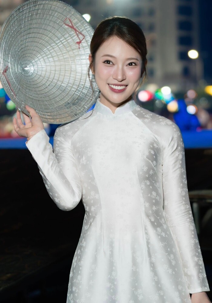 Khoảnh khắc đời thường của MC Khánh Vy.&nbsp;