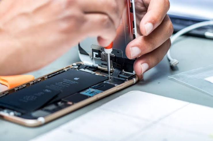 Chi phí sửa chữa iPhone đắt đỏ hơn cả thiết bị Android cao cấp.