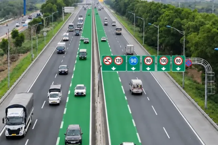 Ba tuyến cao tốc sẽ thí điểm làn vượt xe
