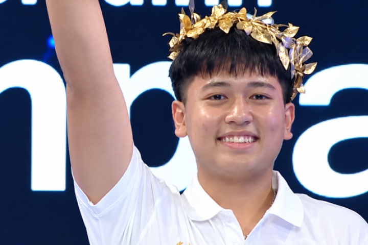 Nam sinh Khánh Hòa lội ngược dòng, giành vòng nguyệt quế tuần Olympia
