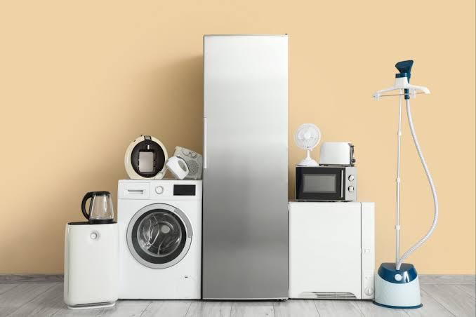Nhiều thiết bị gia dụng tiêu thụ điện ngay cả khi không sử dụng. (Ảnh: iStock)