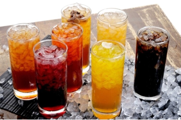 4 loại thức uống cực kỳ phổ biến, được rất nhiều người ưa chuộng nếu sử dụng quá nhiều lại là "kẻ thù thầm lặng" cho thận. (Ảnh: VTC News)