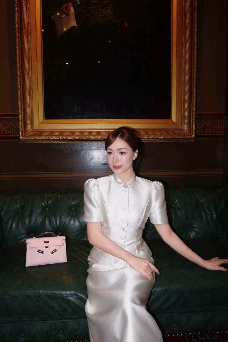 Hòa Minzy dát hàng hiệu trên phố Sydney - 1