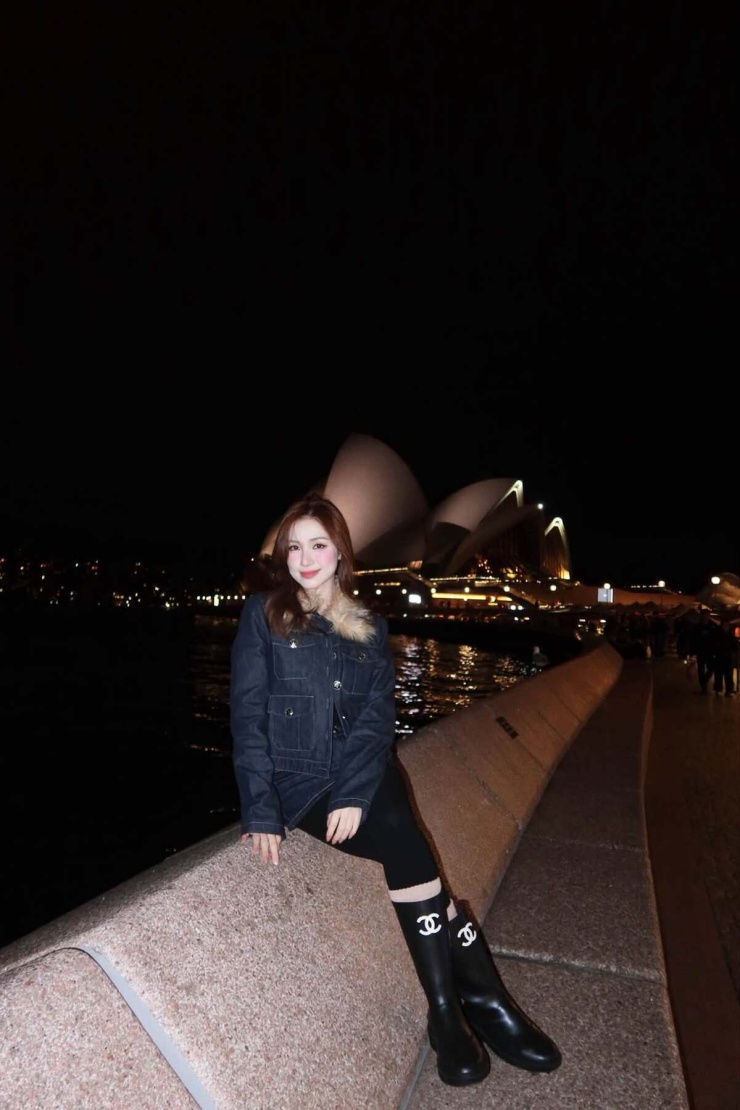 Hòa Minzy dát hàng hiệu trên phố Sydney - 6