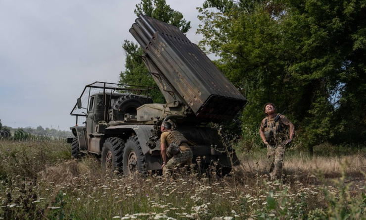 Kíp vận hành pháo phản lực Ukraine tại tỉnh Donetsk trong ảnh đăng hôm 2/9. Ảnh: Lữ đoàn Cơ giới Độc lập số 93 Ukraine