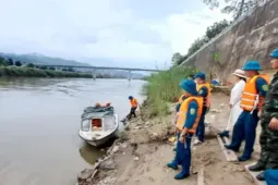 Chìm thuyền trên sông Hồng, một kiểm lâm viên mất tích
