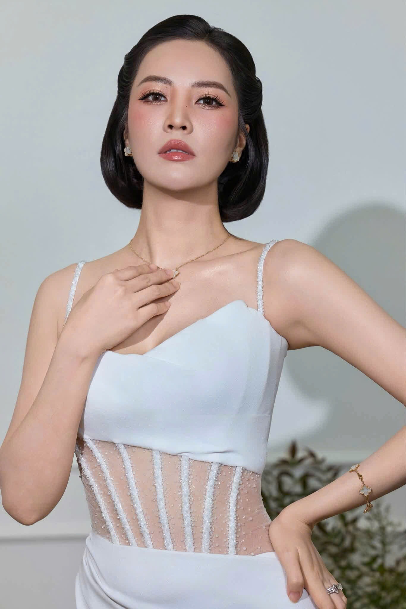 Hình ảnh mới quyến rũ của Thụy Vân sau khi cắt tóc ngắn.&nbsp;