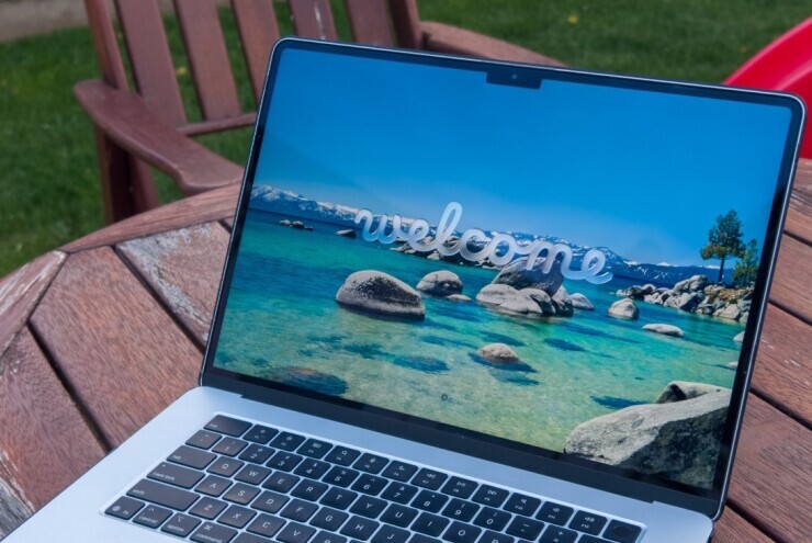 MacBook Pro tích hợp màn hình OLED sẽ cực nhẹ