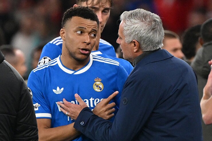 Mbappe có hành động chọc tức Mourinho?