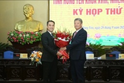 Thủ tướng điều động, bổ nhiệm, phê chuẩn nhân sự