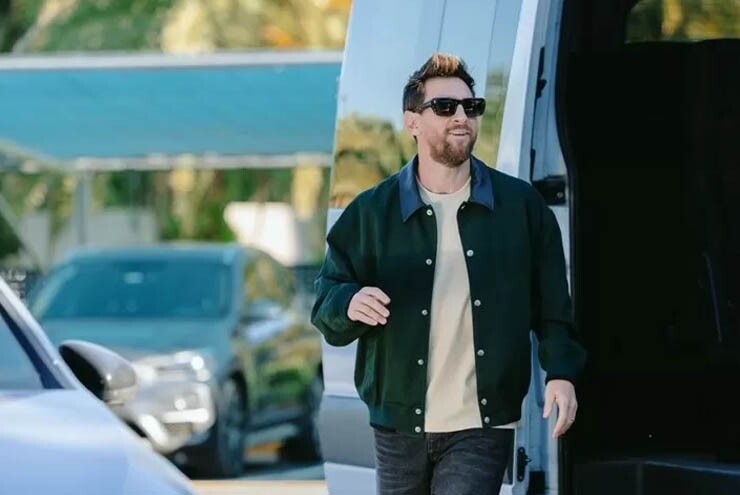 Messi rạng rỡ trong ngày tập trung với ĐT Argentina