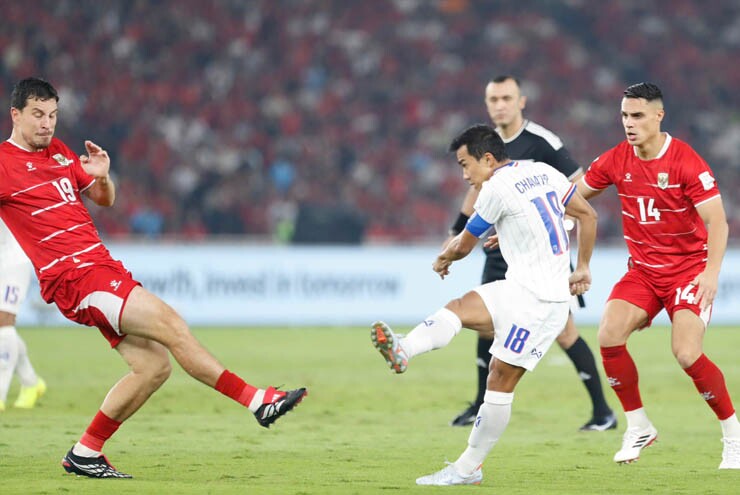 Thái Lan và Indonesia không thể ghi bàn trong hiệp 1