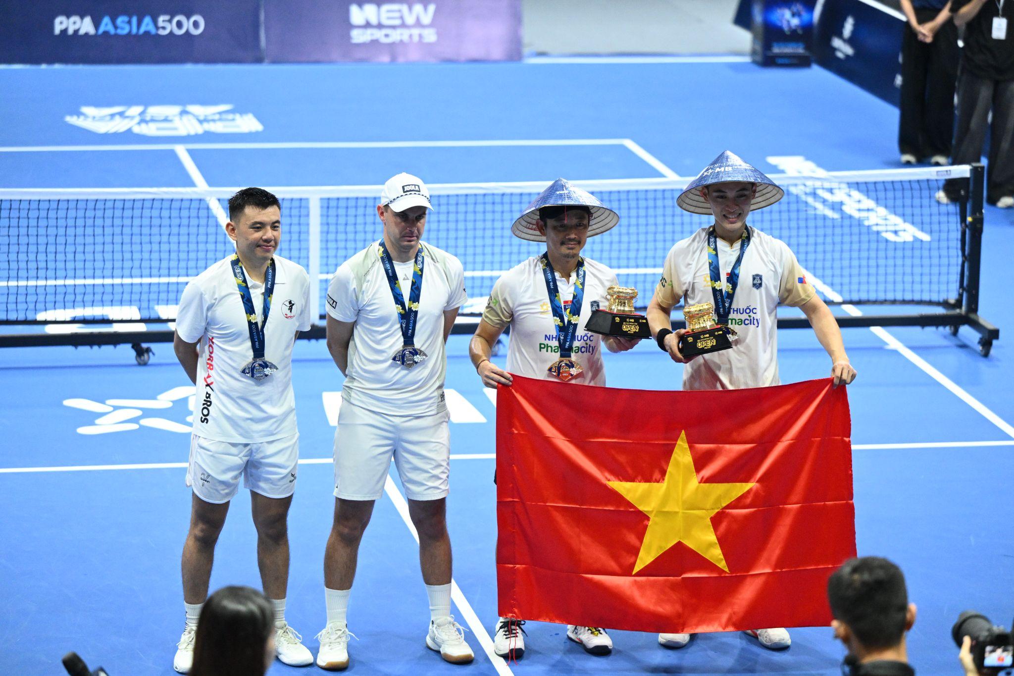 Cúp vô địch nội dung Đôi nam tại PPA Ho Chi Minh City Open 2026 thuộc về hai tay vợt của CLB Pickleball CAND.
