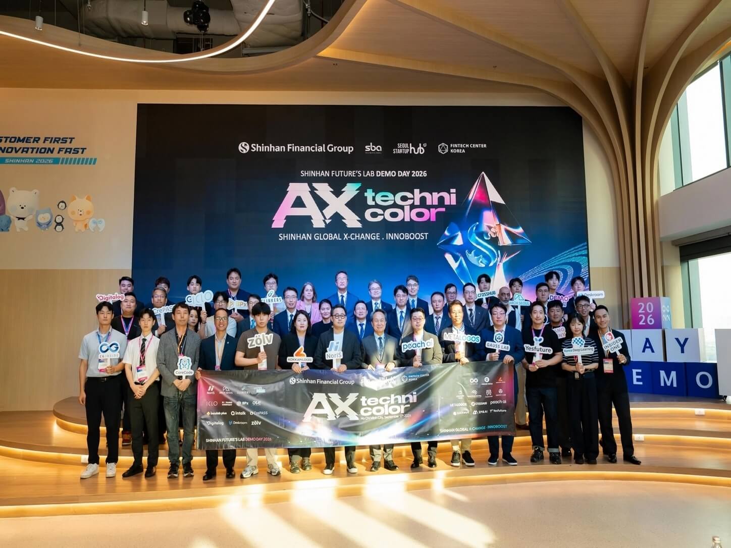 Chương trình thường niên Global Shinhan InnoBoost và Shinhan Global X-Change được tổ chức chung, quy tụ 28 startup công nghệ đến từ Việt Nam và Hàn Quốc.