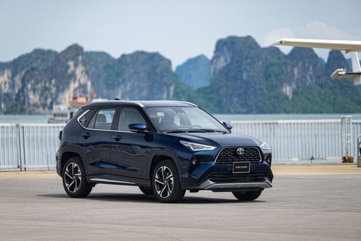 Loạt xe hybrid được khuyến mãi mạnh trong tháng 10 - 1