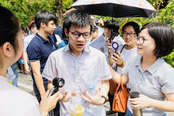 Bỏ môn thi thứ 3 có thực sự giảm áp lực thi vào 10?