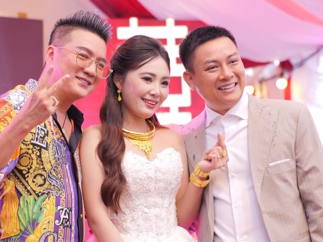 Khoảnh khắc hạnh phúc trong ngày cưới của ca sĩ Hoài Lâm tại Vĩnh Long.
