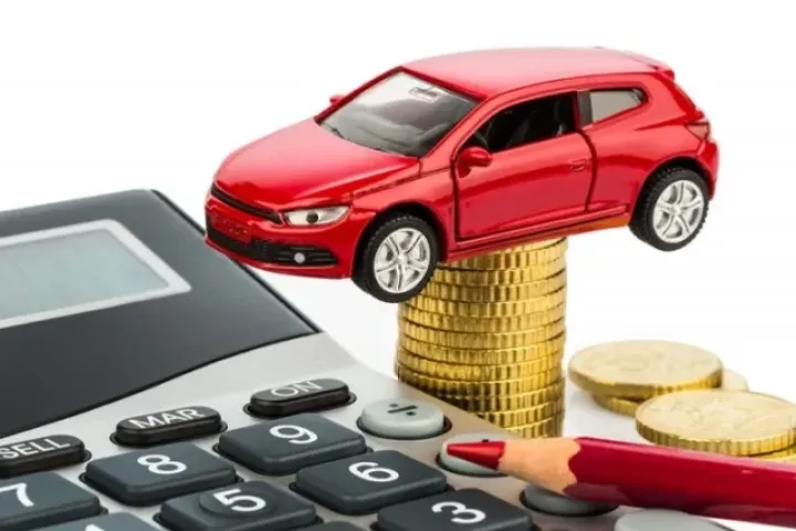 Nhiều người mua ô tô choáng váng vì lãi vay thả nổi lên đến gần 20%