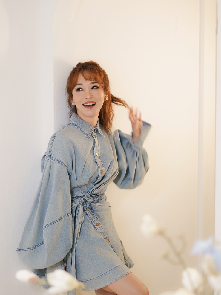 Phạm Văn Phương phối trang phục tươi trẻ - 8