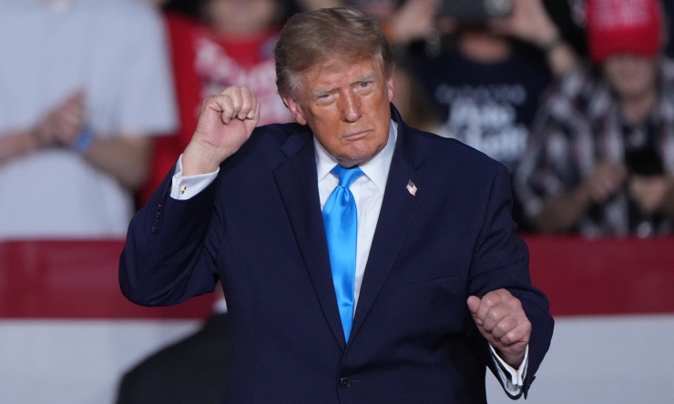 Ông Trump hứng chỉ trích vì phát biểu 'để Iran xóa sổ Los Angeles, San Diego' - 1