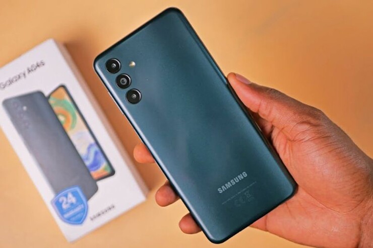 Galaxy A04s cũng rơi vào tình cảnh tương tự.