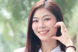 Cô gái Hà Nội tốt nghiệp loại giỏi, lần đầu đi giày cao gót khi thi Hoa hậu Việt Nam