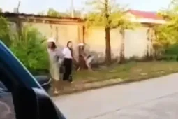Ba mẹ con cô giáo bị chém trên đường: Người mẹ và con gái 11 tuổi qua cơn nguy kịch