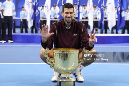 Djokovic có danh hiệu đầu tiên trong năm 2026, phát biểu cực kỳ xúc động