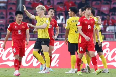 Báo Malaysia "mở hội" vì đội nhà thắng ĐT Việt Nam sau 12 năm (Clip tin nóng)