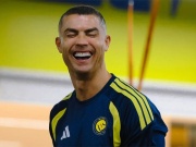 Ronaldo “xuống tóc” ngày trở về Saudi Arabia, cười tươi chờ đưa Al Nassr lên đầu bảng