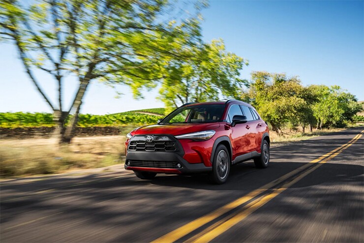 Toyota Corolla Cross 2027 tăng giá, bỏ phiên bản hybrid được nhiều người chú ý