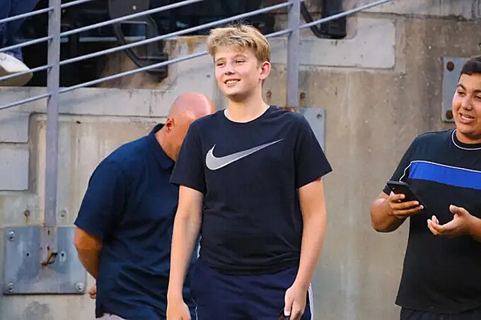 Ngoại hình Barron Trump sau một thập kỷ - 4