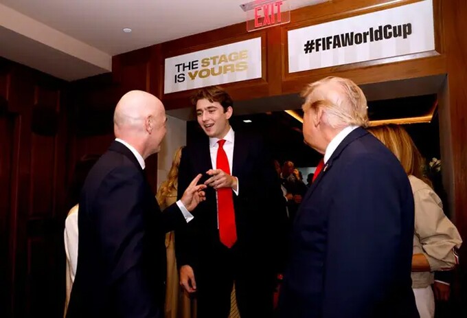 Ngoại hình Barron Trump sau một thập kỷ - 9