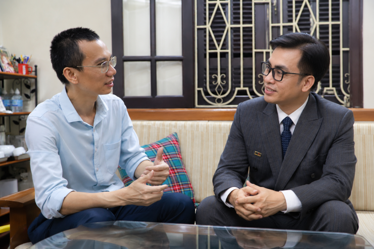 Ông Nguyễn Văn Được trao đổi với báo Dân Việt về những rủi ro cho chủ doanh nghiệp và kế toán khi không đóng thuế đầy đủ. Ảnh: B.X