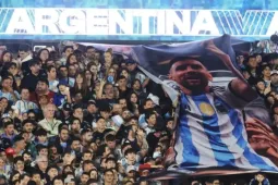 CĐV cuồng nhiệt tri ân Messi thi đấu lần cuối trong màu áo tuyển Argentina