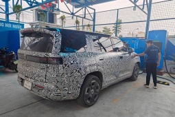VinFast VF 9 sắp “lột xác”, dáng vuông như Santa Fe, thêm REEV đi hàng nghìn km?