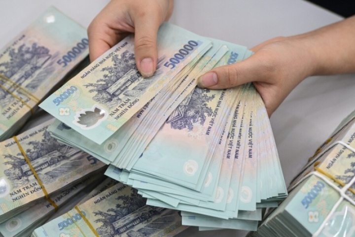 Người vay mua xe lao đao vì lãi suất thả nổi lên 17-18%