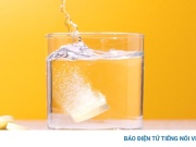 Lạm dụng viên C sủi hàng ngày tiềm ẩn nhiều hậu quả khó lường
