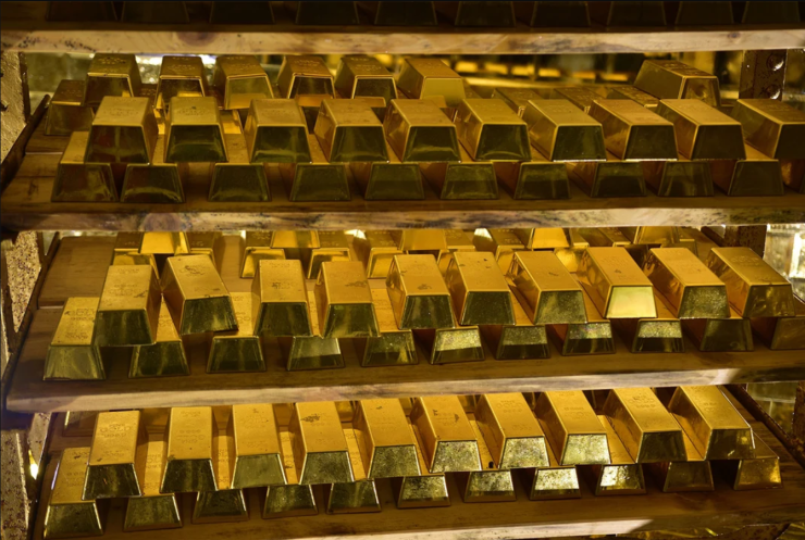 Giá vàng đứng im quanh mốc 4.160 USD/ounce khi Phố Wall hạ dự báo, BofA cảnh báo rủi ro 3.750 USD/ounce. Ảnh: Acre Gold Now