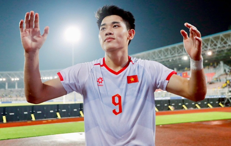 Đình Bắc bị treo giò 2 trận đầu vòng bảng Asian Cup 2027 nếu được HLV Kim Sang Sik triệu tập lên tuyển Việt Nam.
