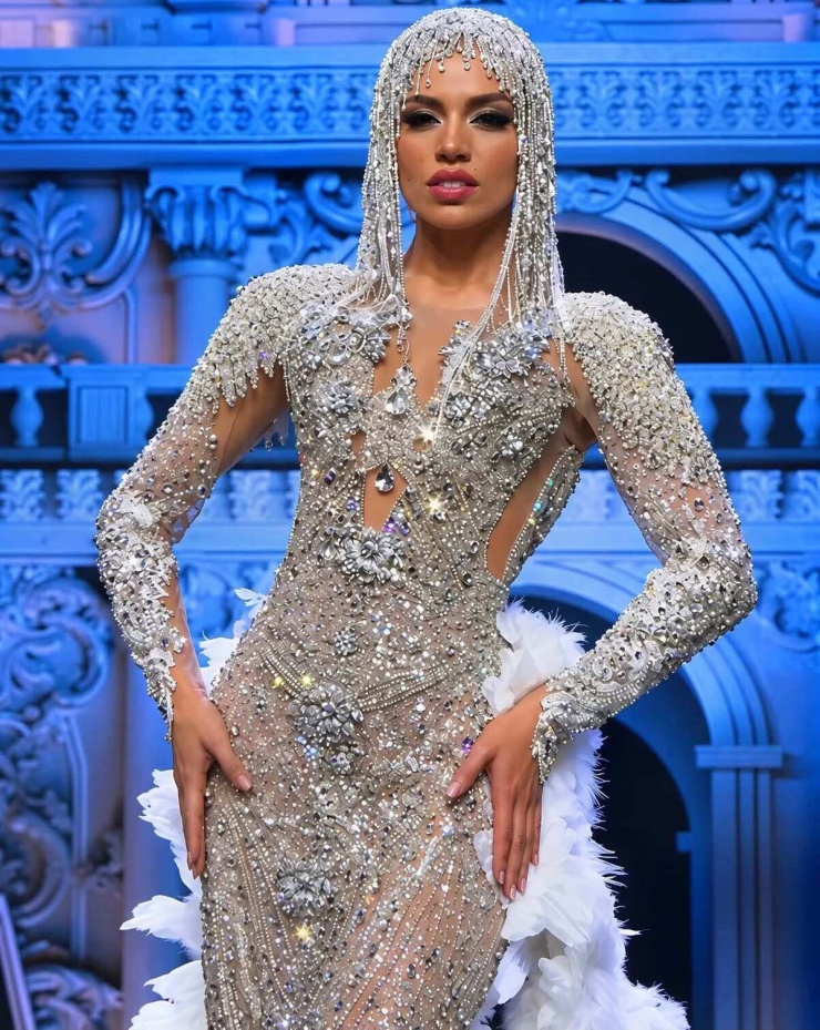 Màn catwalk của Shyare Andrade Hidalgo.