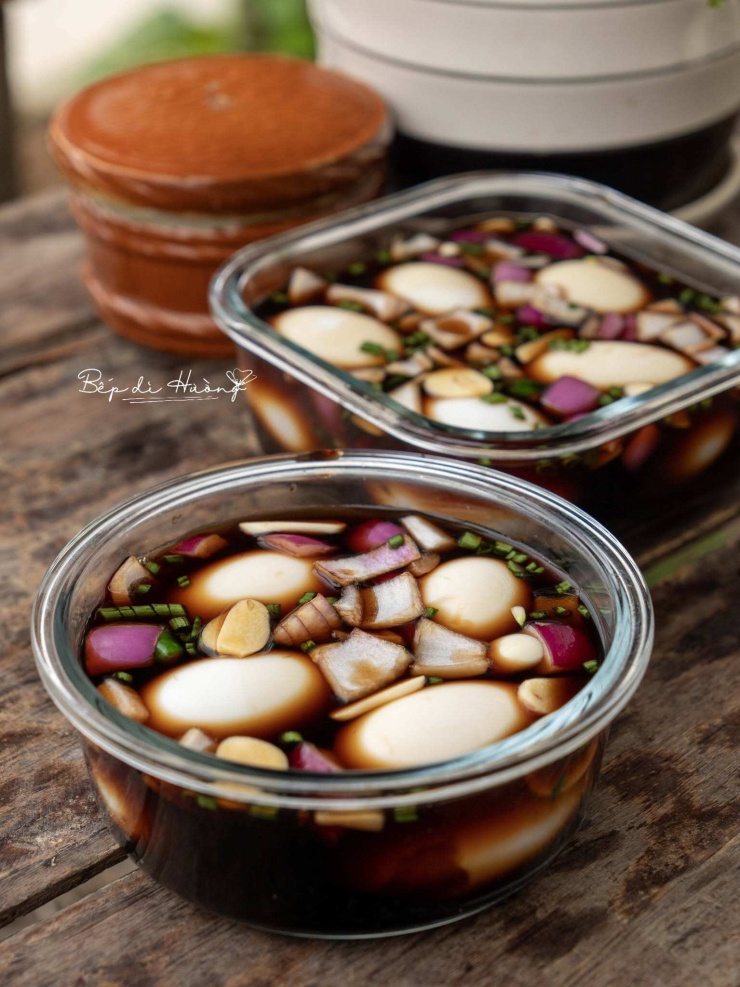 Trứng gà đừng luộc hay rán, đem làm món này dẻo mịn, béo ngậy, ăn với cơm nóng cực cuốn - 1