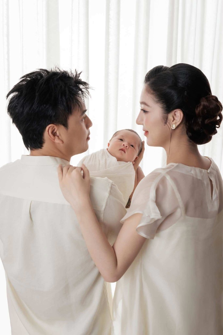 Mẹ vợ và 2 con trai Hồ Quang Hiếu gây chú ý - 7
