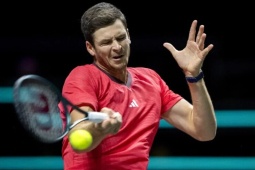 Đỉnh cao tennis Thượng Hải Masters: Hurkacz giành vé đấu Djokovic, Tsitsipas thắng áp đảo