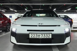 Hyundai Elantra thế hệ mới được khách hàng quê nhà ưa chuộng