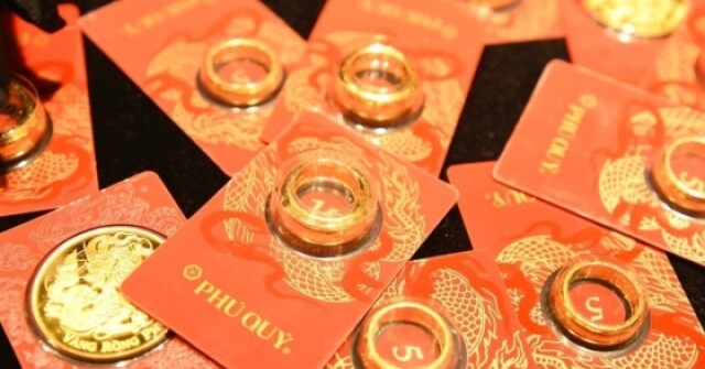 Giá vàng hôm nay 8/10: Giảm mạnh về sát 4.100 USD/ounce
