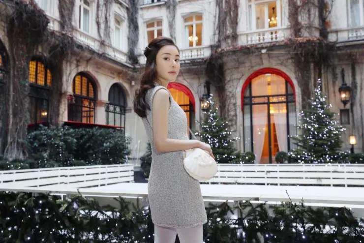 Luật sư cho rằng thu nhập từ công việc người mẫu và người có ảnh hưởng trên mạng của Thái Thiên Phượng không cao, thậm chí có thể dưới 10.000 HKD mỗi tháng. Ảnh: IG